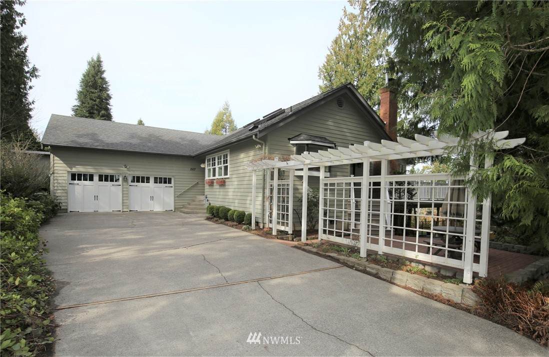 1507 Geneva Street - Photo 1
