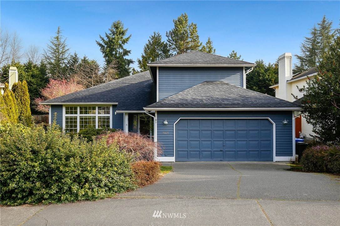 15628 156th Street - Photo 1