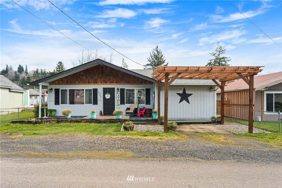 1027 Howard Street - Photo 1