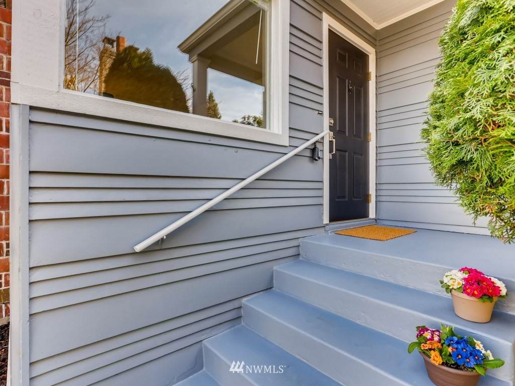 2909 75th Street - Photo 1