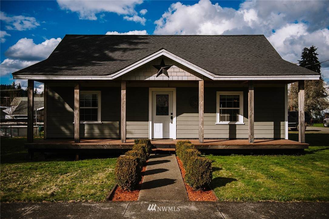204 Chehalis Avenue - Photo 1