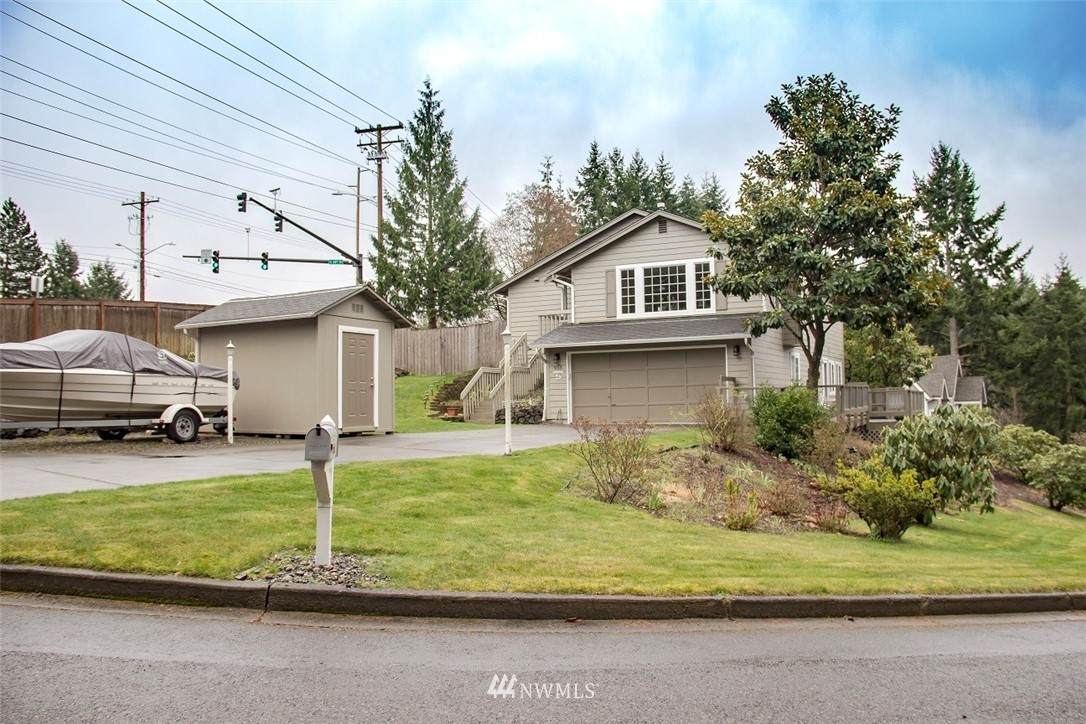 933 Holly Drive - Photo 1