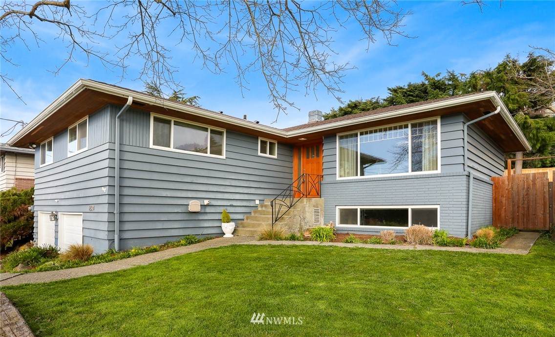 12514 10th Avenue - Photo 1