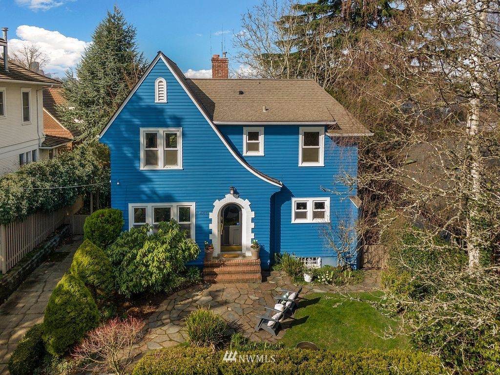 1607 34th Avenue - Photo 1