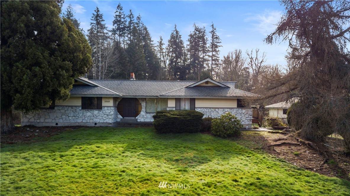 3209 114th Avenue - Photo 1