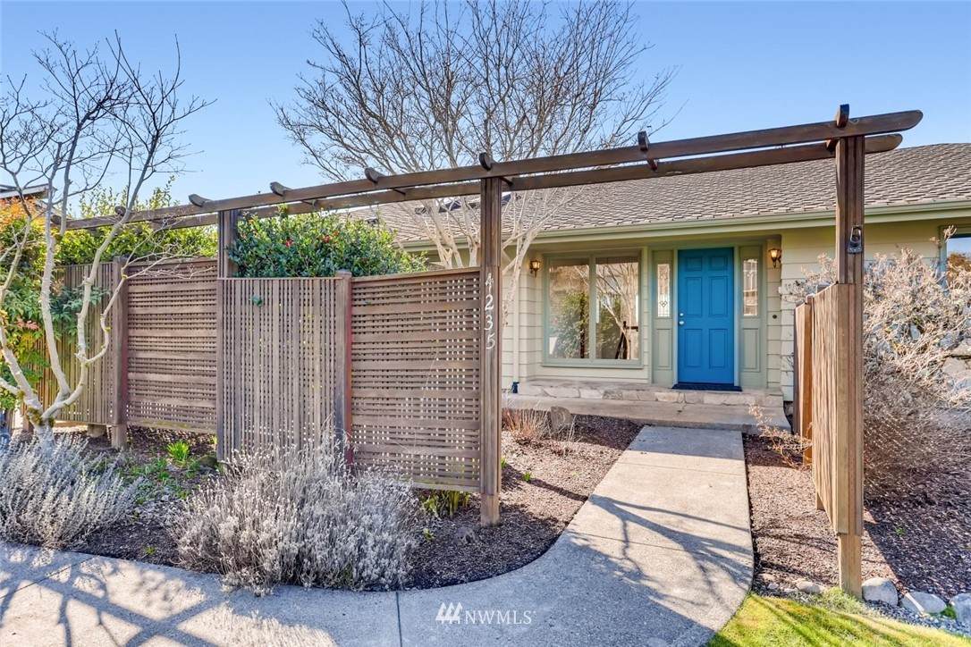 4235 135th Avenue - Photo 1