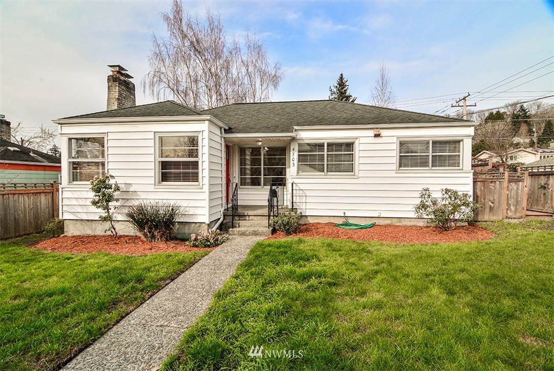 4703 49th Avenue - Photo 1