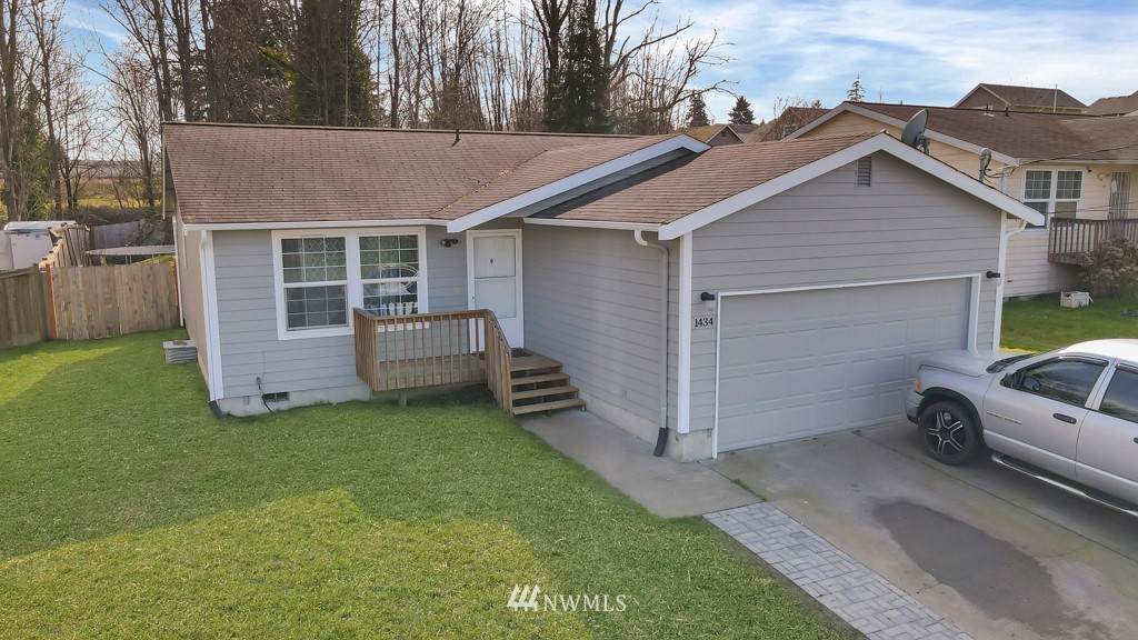 1434 40th Street - Photo 1
