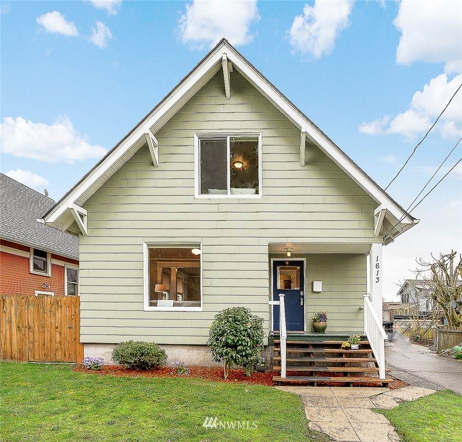 1613 39th Street - Photo 1