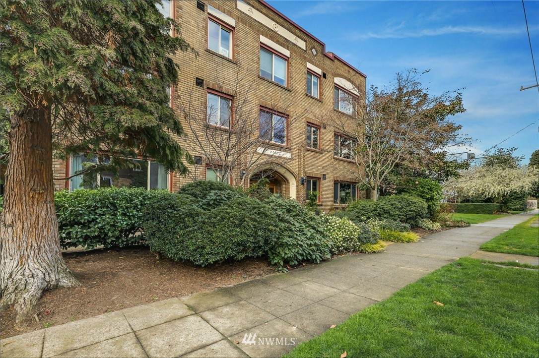 2203 Yale Avenue - Photo 1