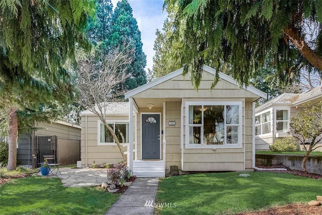 7935 31st Avenue - Photo 1