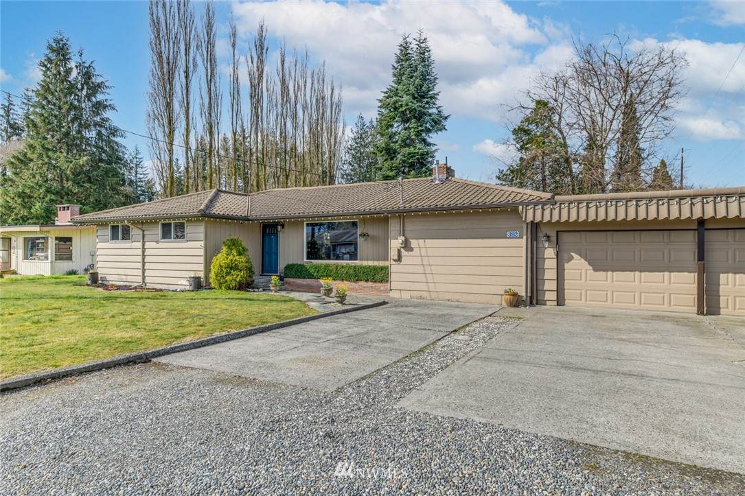 392 Carter Street - Photo 1
