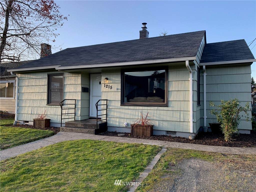 1215 Alexander Street - Photo 1