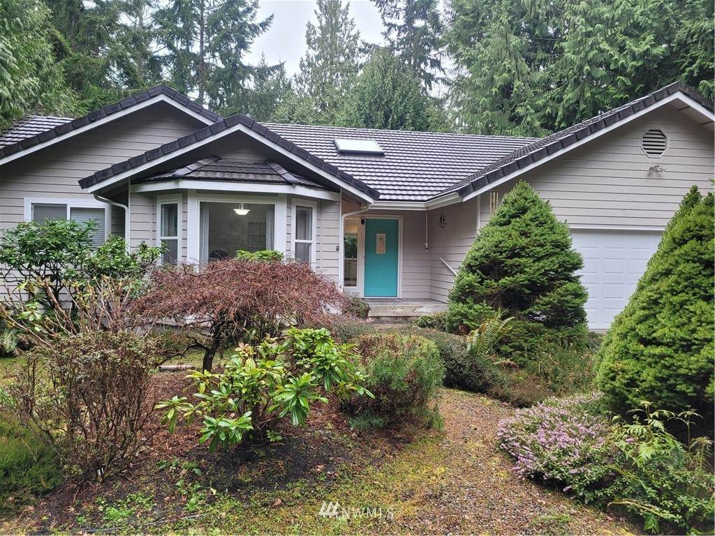 223 Pinecrest Drive - Photo 1