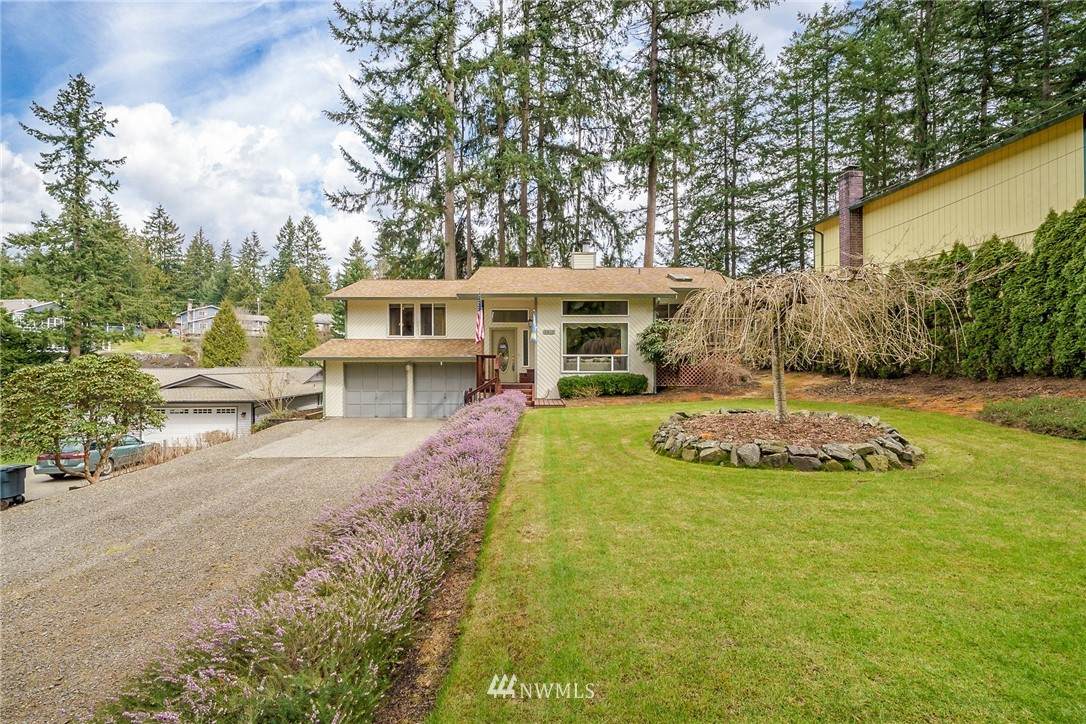 6812 185th Avenue - Photo 1