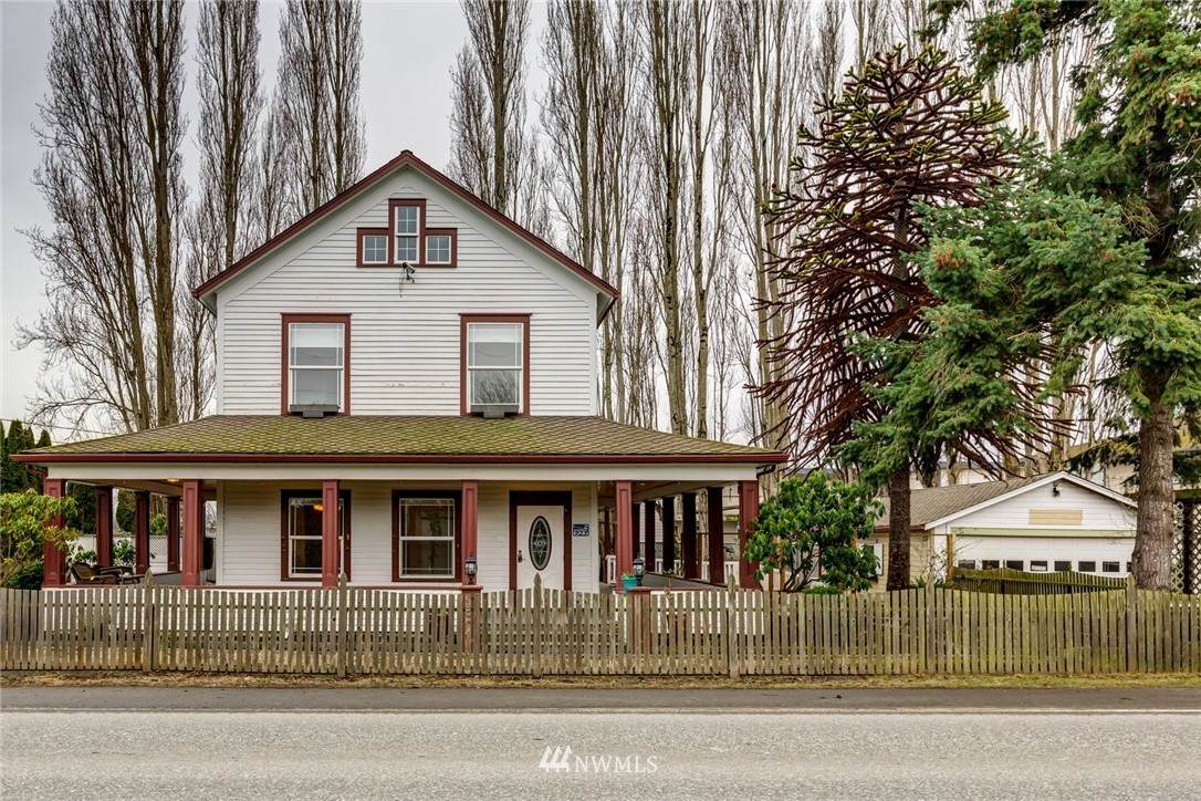 923 Maple Avenue - Photo 1