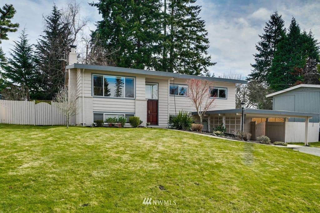 5636 116th Avenue - Photo 1