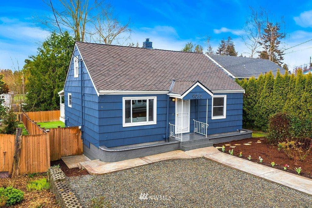 9035 Palatine Avenue - Photo 1