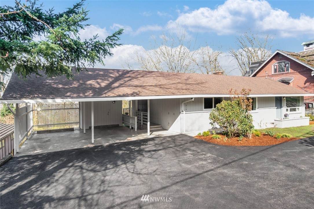 315 Summit Avenue - Photo 1