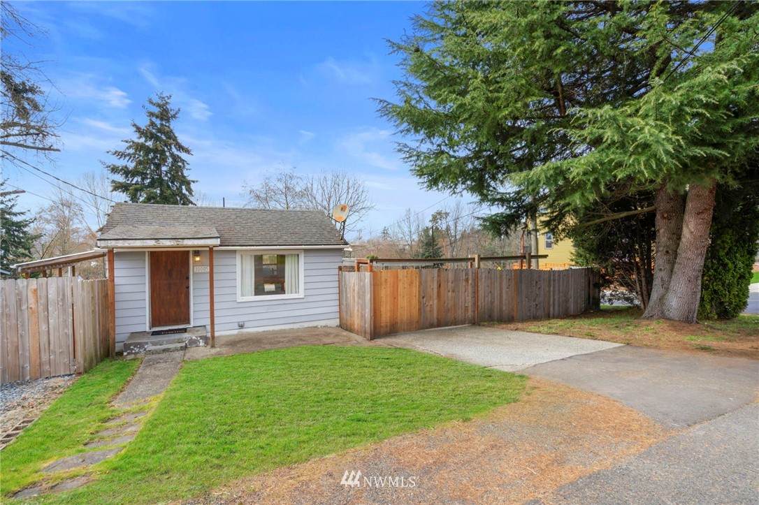 10005 11th Avenue - Photo 1