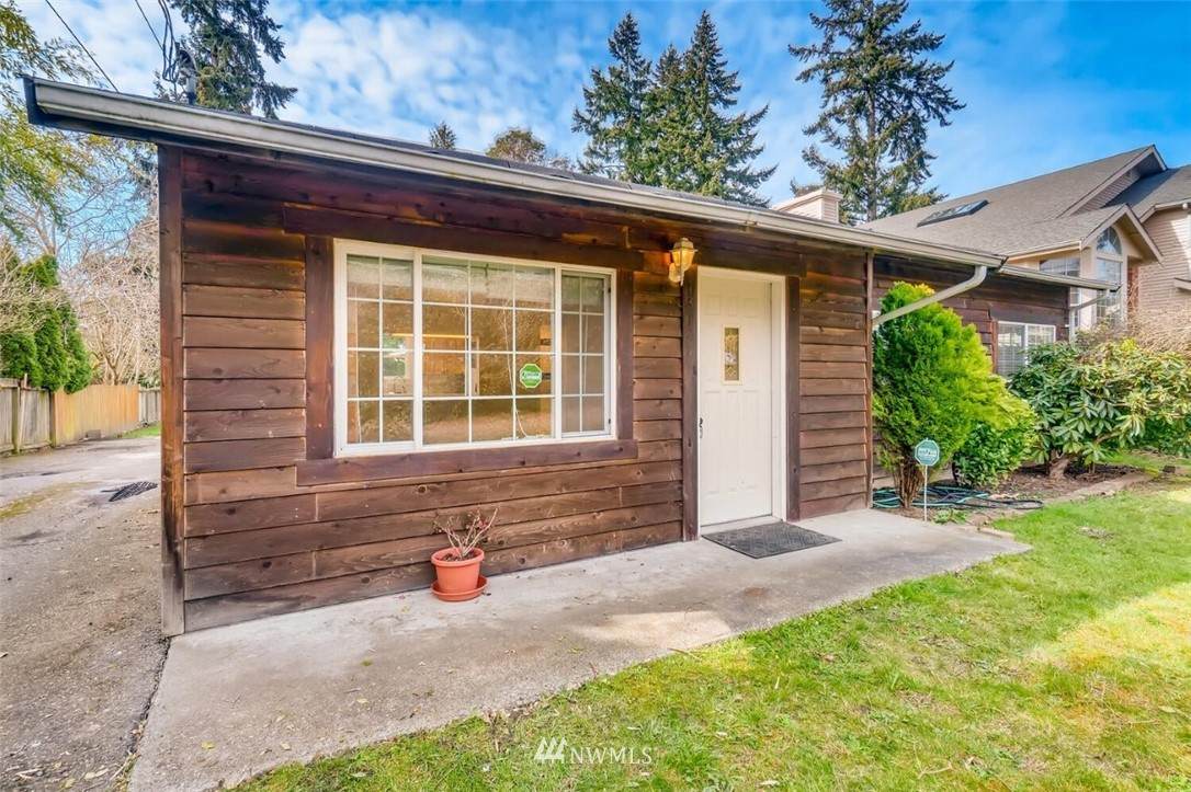 13727 39th Avenue - Photo 1