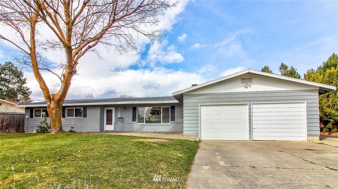 1503 Skyline Drive - Photo 1