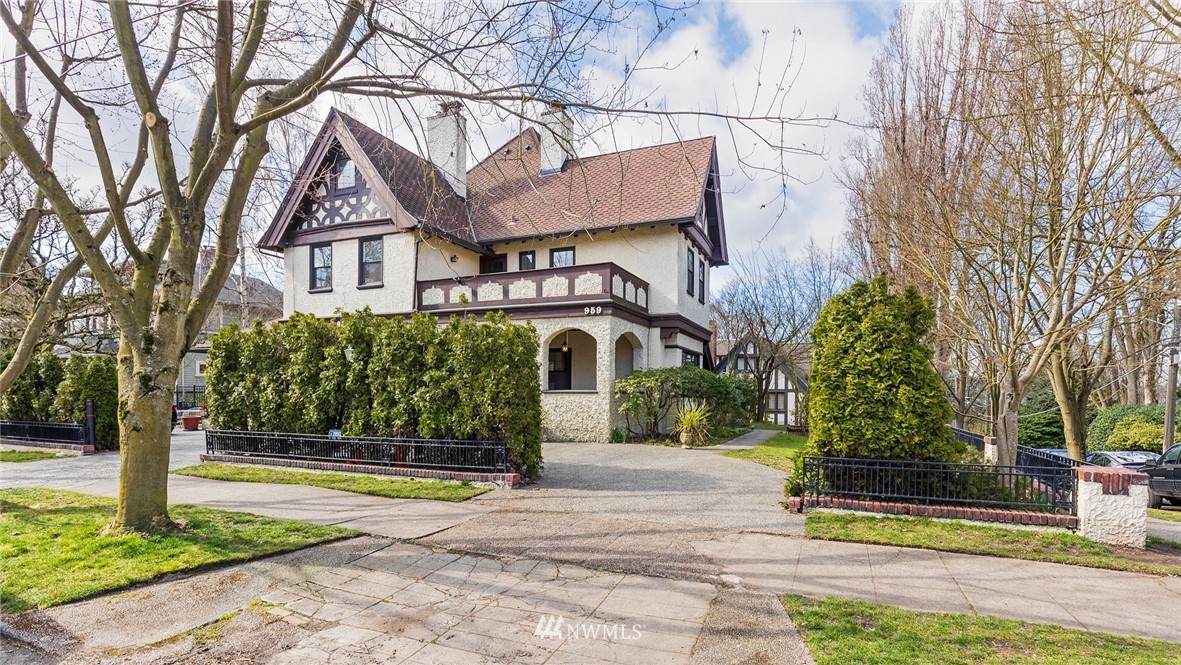 959 Broadway - Photo 1