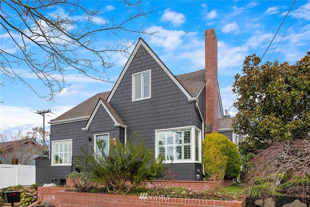 4602 Hill Street - Photo 1