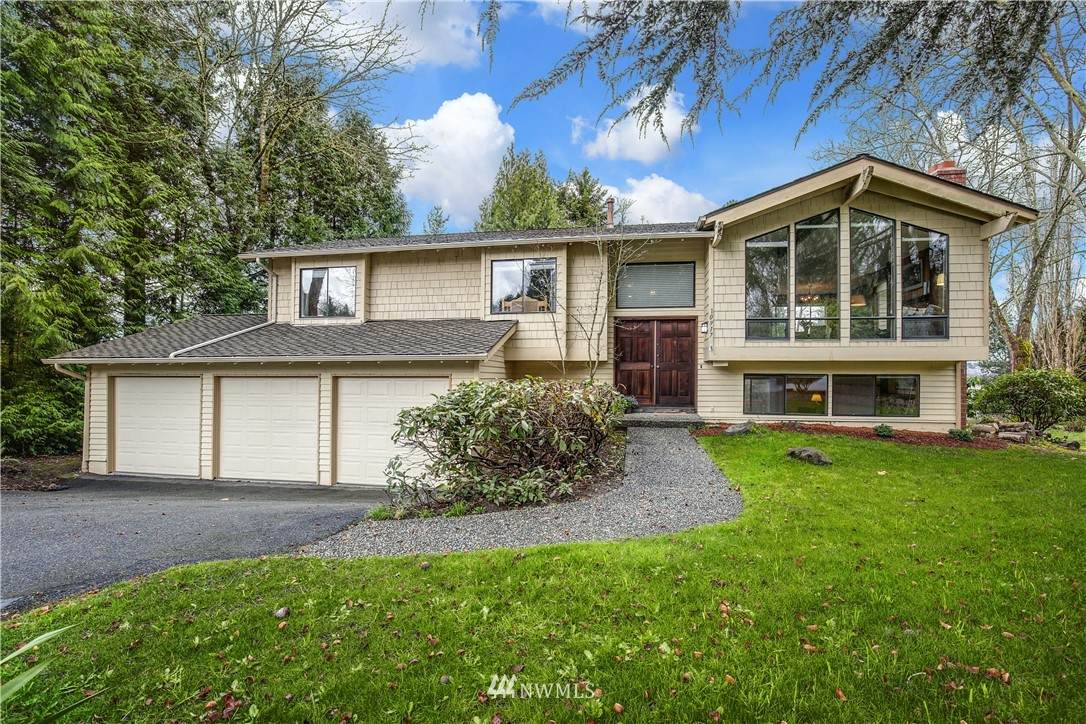 10917 154th Avenue - Photo 1
