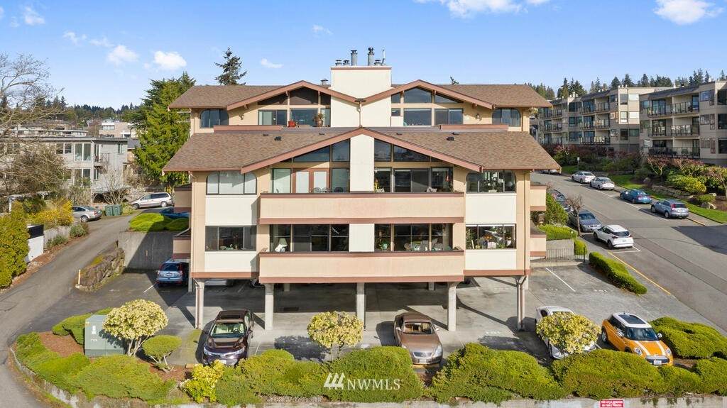 523 Maple Street - Photo 1