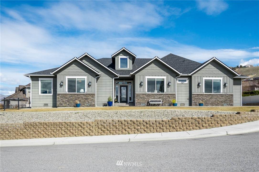 314 Stoneridge Drive - Photo 1