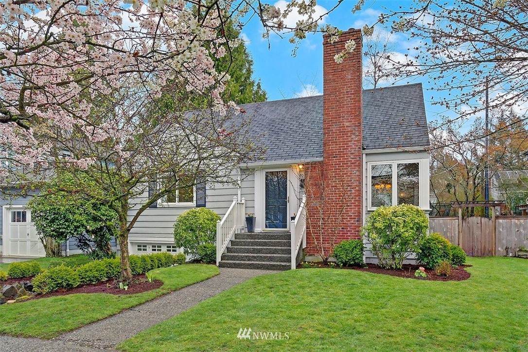8026 39th Avenue - Photo 1