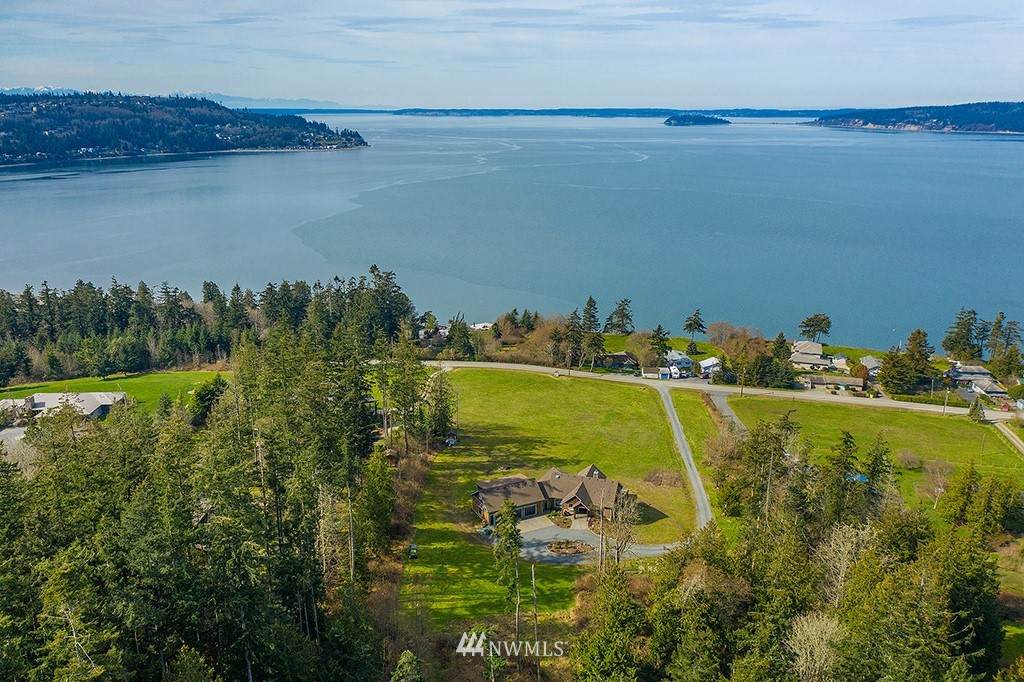 1394 Arrowhead Road - Photo 1