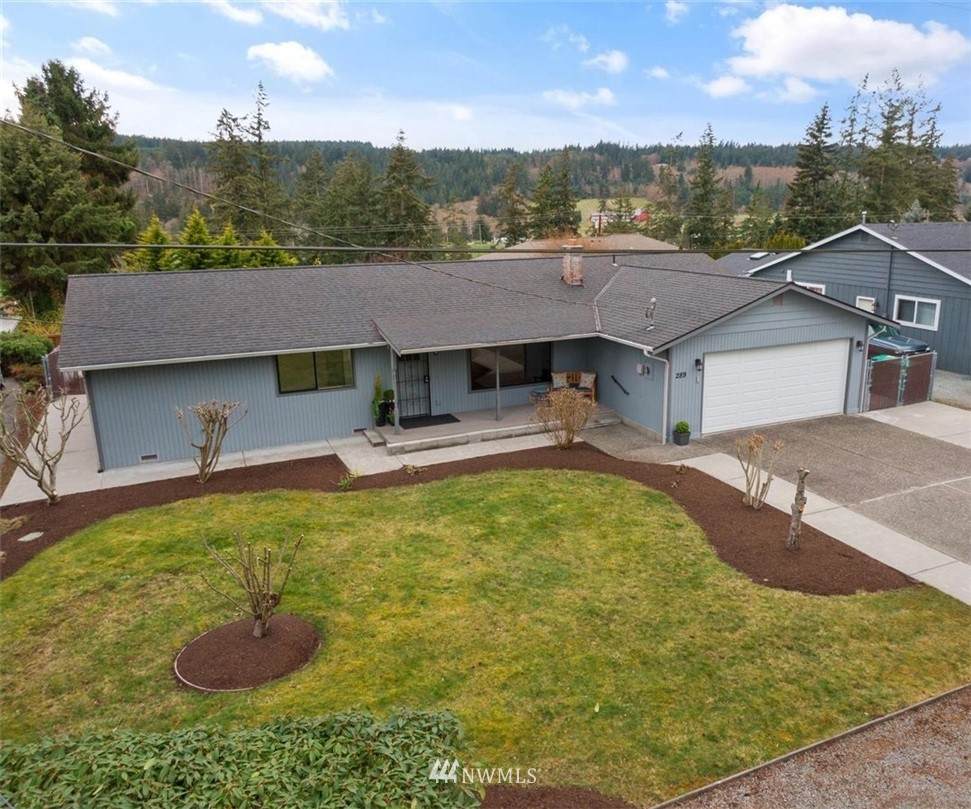 289 Mackenzie Drive - Photo 1