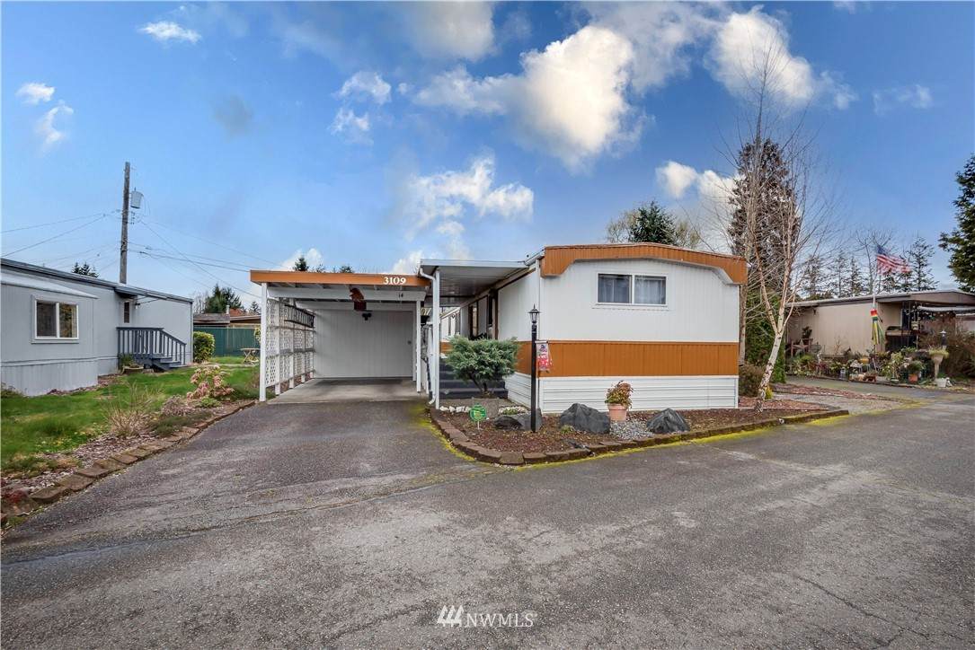 3109 36th Avenue - Photo 1