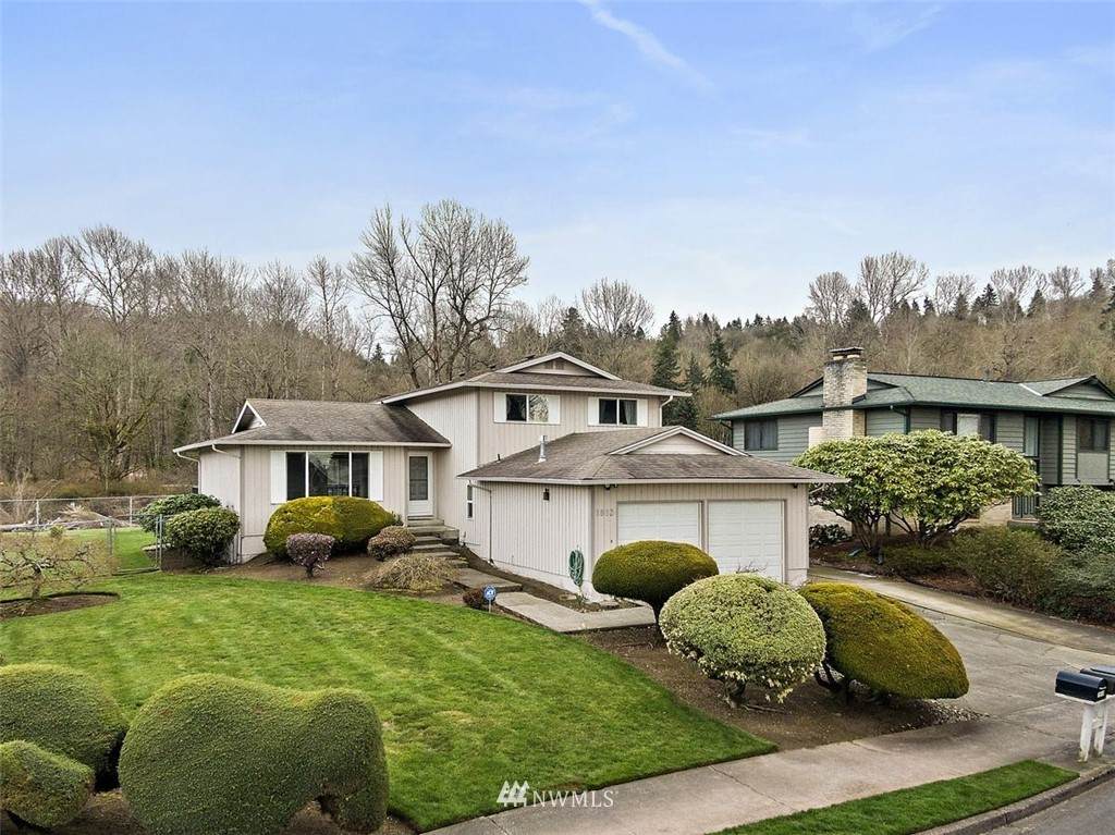 1910 Riverview Drive - Photo 1