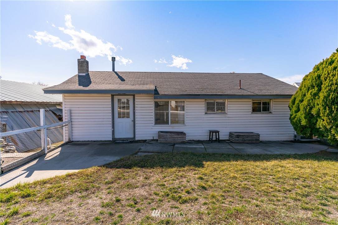 206 Riverside Drive - Photo 1