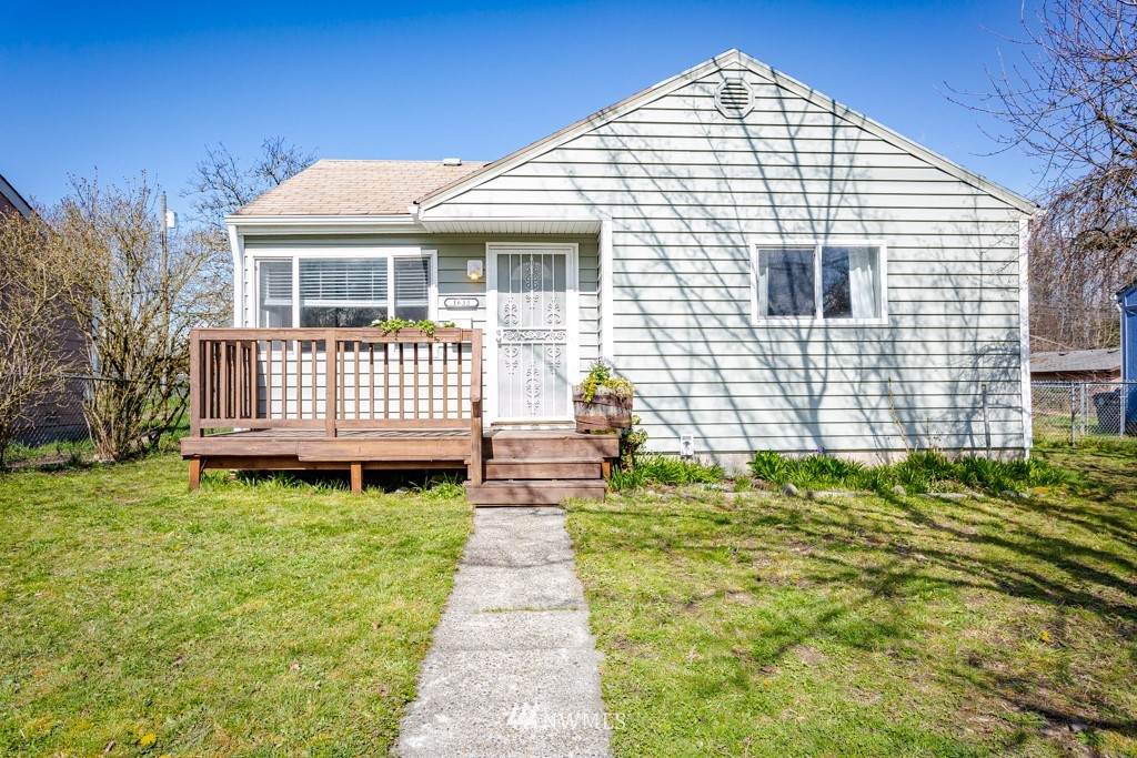 1633 Fairbanks Street - Photo 1