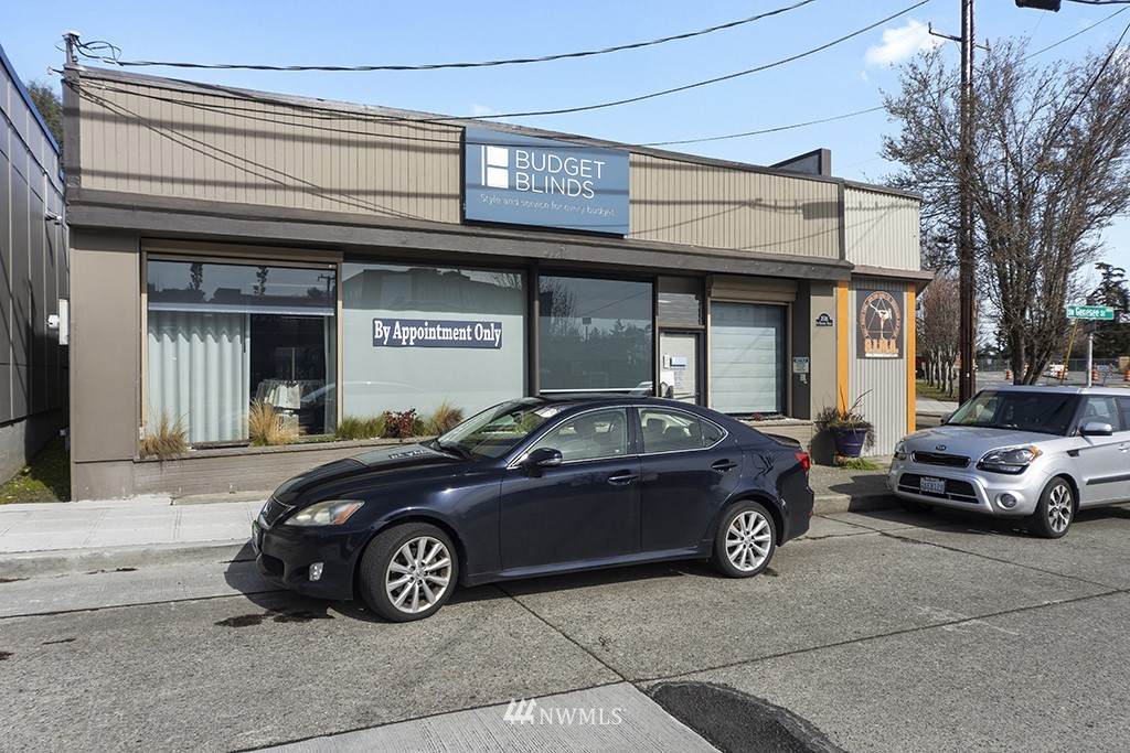 3518 Genesee Street - Photo 1