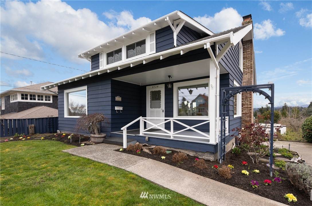 4724 48th Avenue - Photo 1