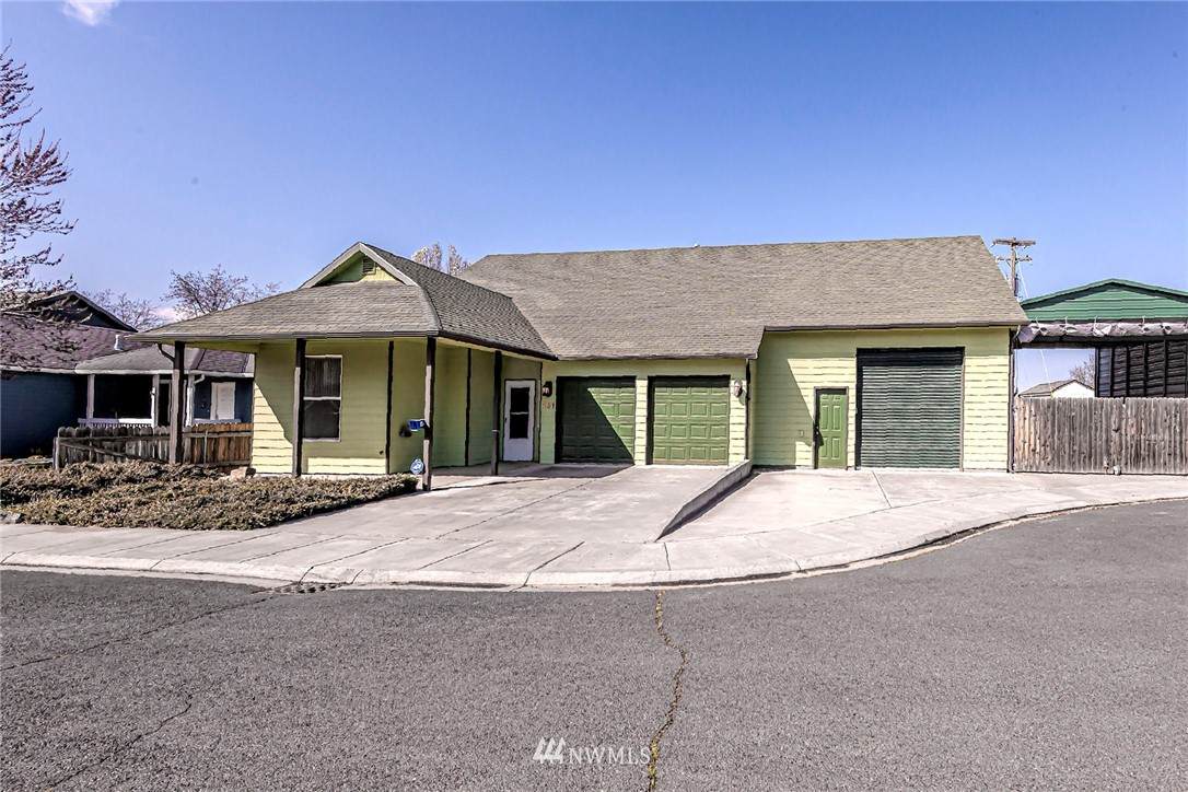 231 Ruby Ln - Photo 1