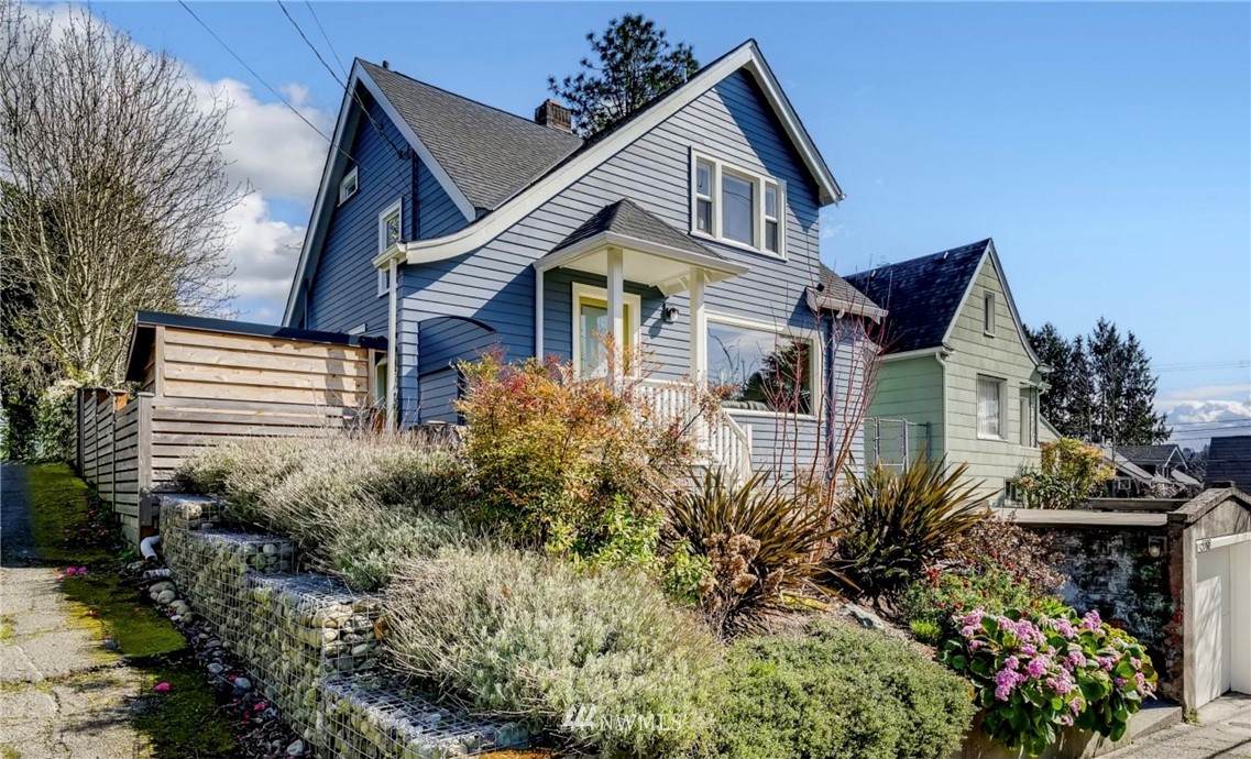 5708 32nd Avenue - Photo 1