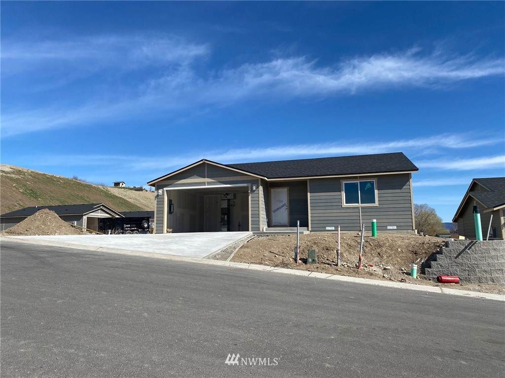 1085 Nevada Avenue - Photo 1
