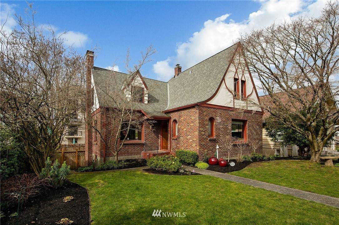 5015 42nd Avenue - Photo 1