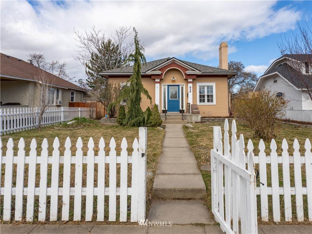 626 Kittitas Street - Photo 1