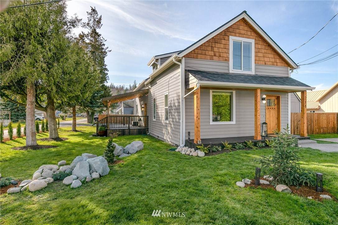 214 Adams Avenue - Photo 1