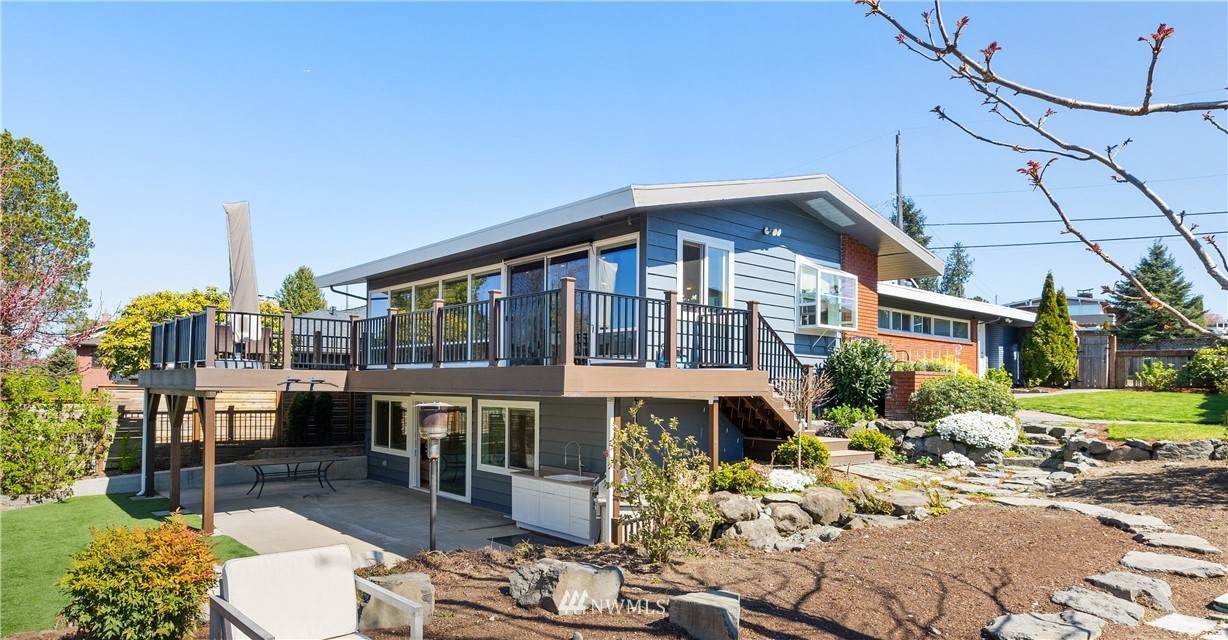 7001 Lakeridge Drive - Photo 1