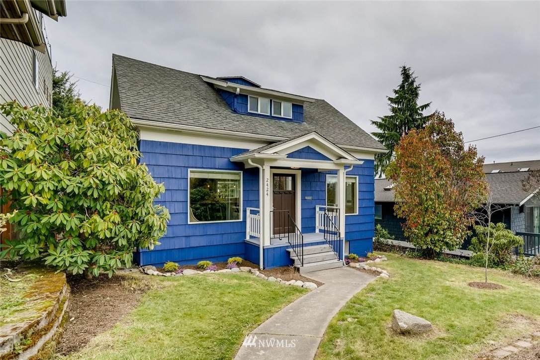 2424 Valley Street - Photo 1