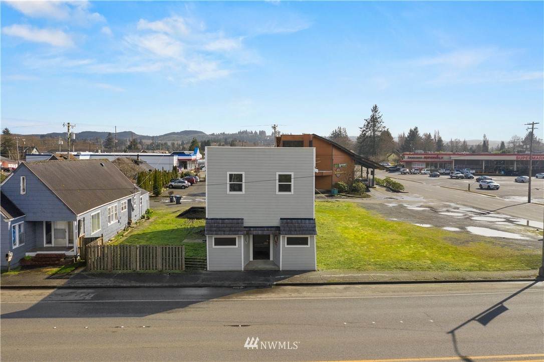 717 Curtis Street - Photo 1
