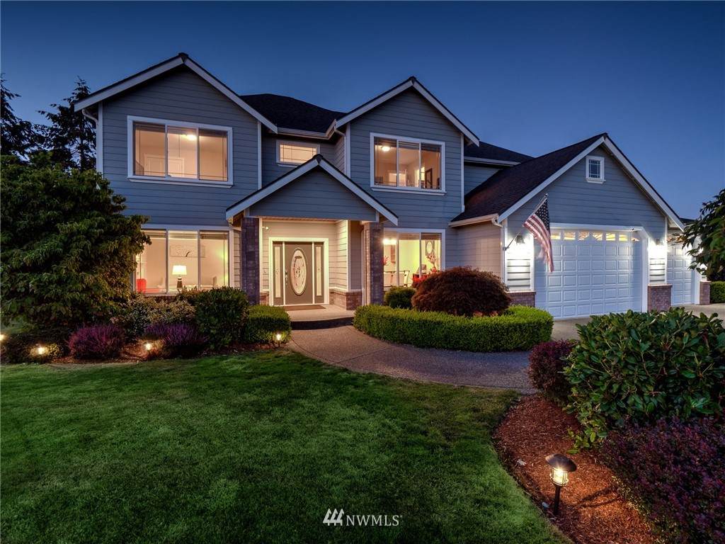 2105 Huntington Loop - Photo 1